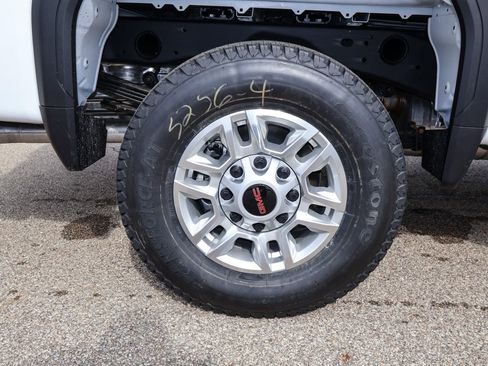 New 2026 GMC Sierra 2500 Pro AWD/4WD image 25