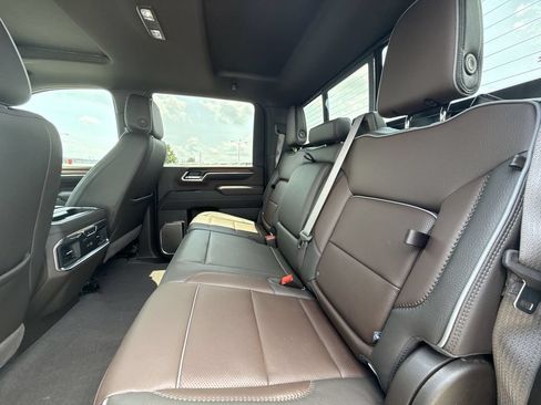 Used 2025 GMC Sierra 2500 Denali w/ Denali Reserve Package AWD/4WD image 19