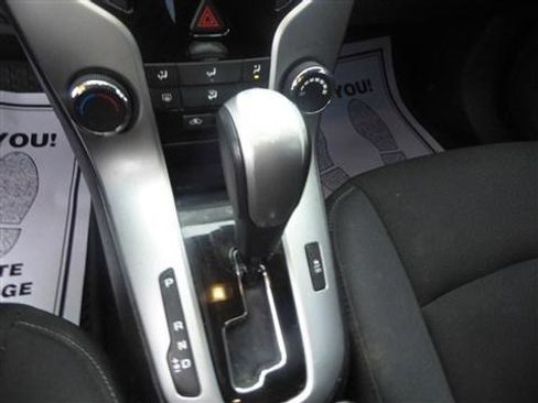Used 2016 Chevrolet Cruze LT image 11