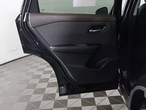 Used 2023 Nissan Rogue SV image 22