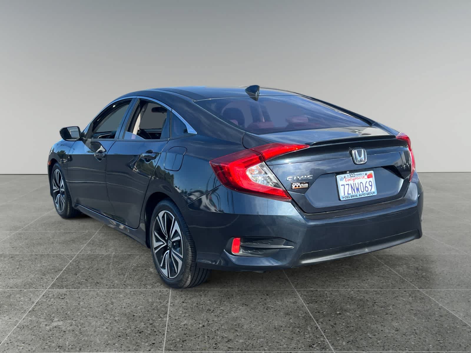 Used 2017 Honda Civic EX-T image 3