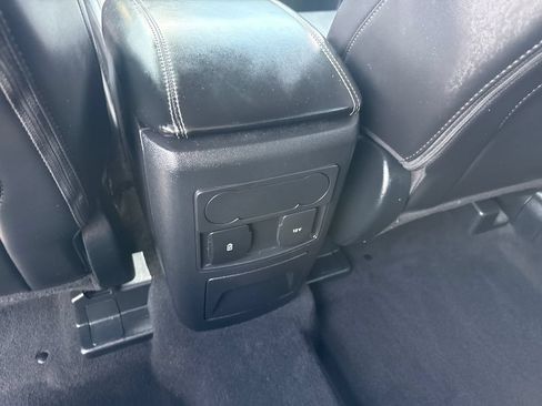 Used 2023 Ford Explorer XLT w/ Equipment Group 202A AWD/4WD image 20