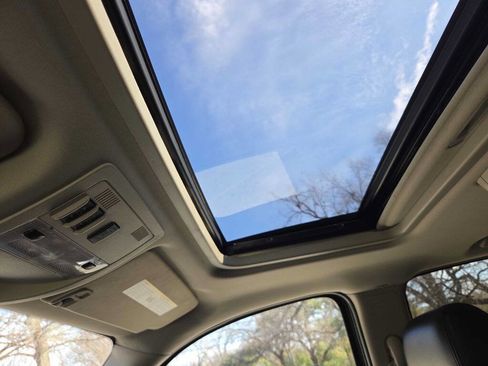 Used 2012 GMC Yukon XL SLT w/ SLT-2 Equipment Package image 46