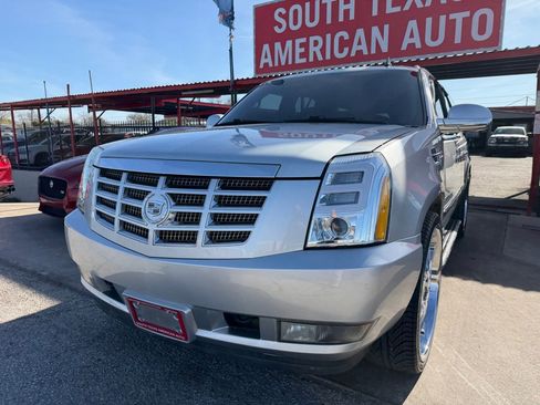 Used 2012 Cadillac Escalade ESV Luxury image 9