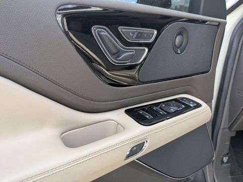 Used 2023 Lincoln Aviator Reserve w/ Equipment Group 201A image 24