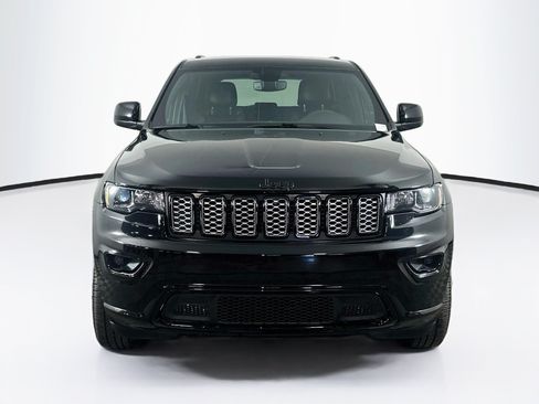 Used 2019 Jeep Grand Cherokee Altitude RWD image 2