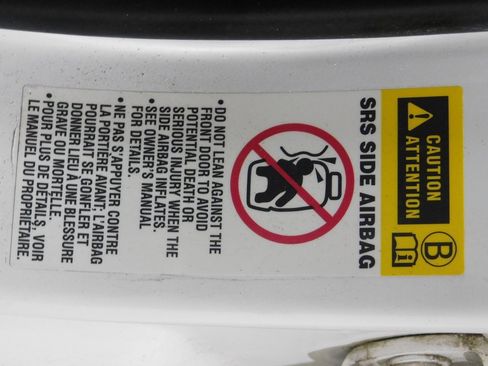 Used 2017 Toyota Tacoma Limited image 85