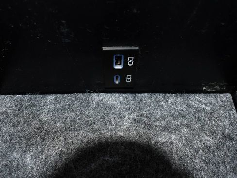 Used 2022 Toyota Tacoma SR5 w/ Technology Package image 37