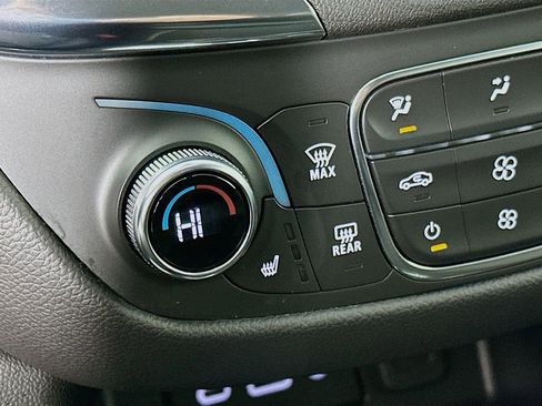 Used 2024 Chevrolet Equinox LT image 27