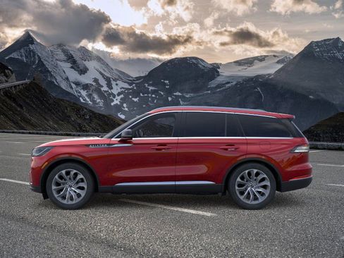 New 2025 Lincoln Aviator Reserve w/ Luxury Package image 3