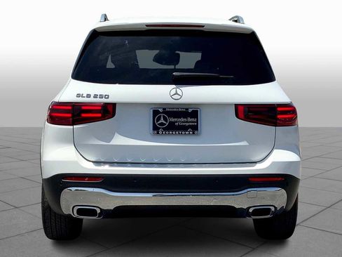 Used 2025 Mercedes-Benz GLB 250 image 5
