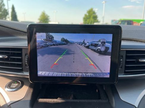 Used 2020 Ford Explorer XLT w/ Equipment Group 202A AWD/4WD image 15