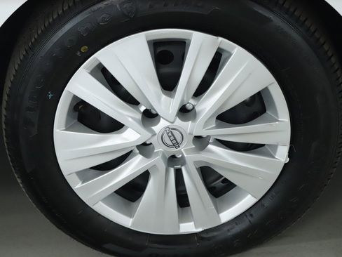 Used 2024 Nissan Sentra S image 10