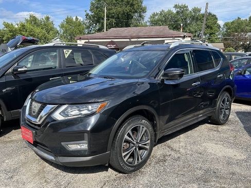 Used 2017 Nissan Rogue SL w/ SL Premium Package AWD/4WD image 2