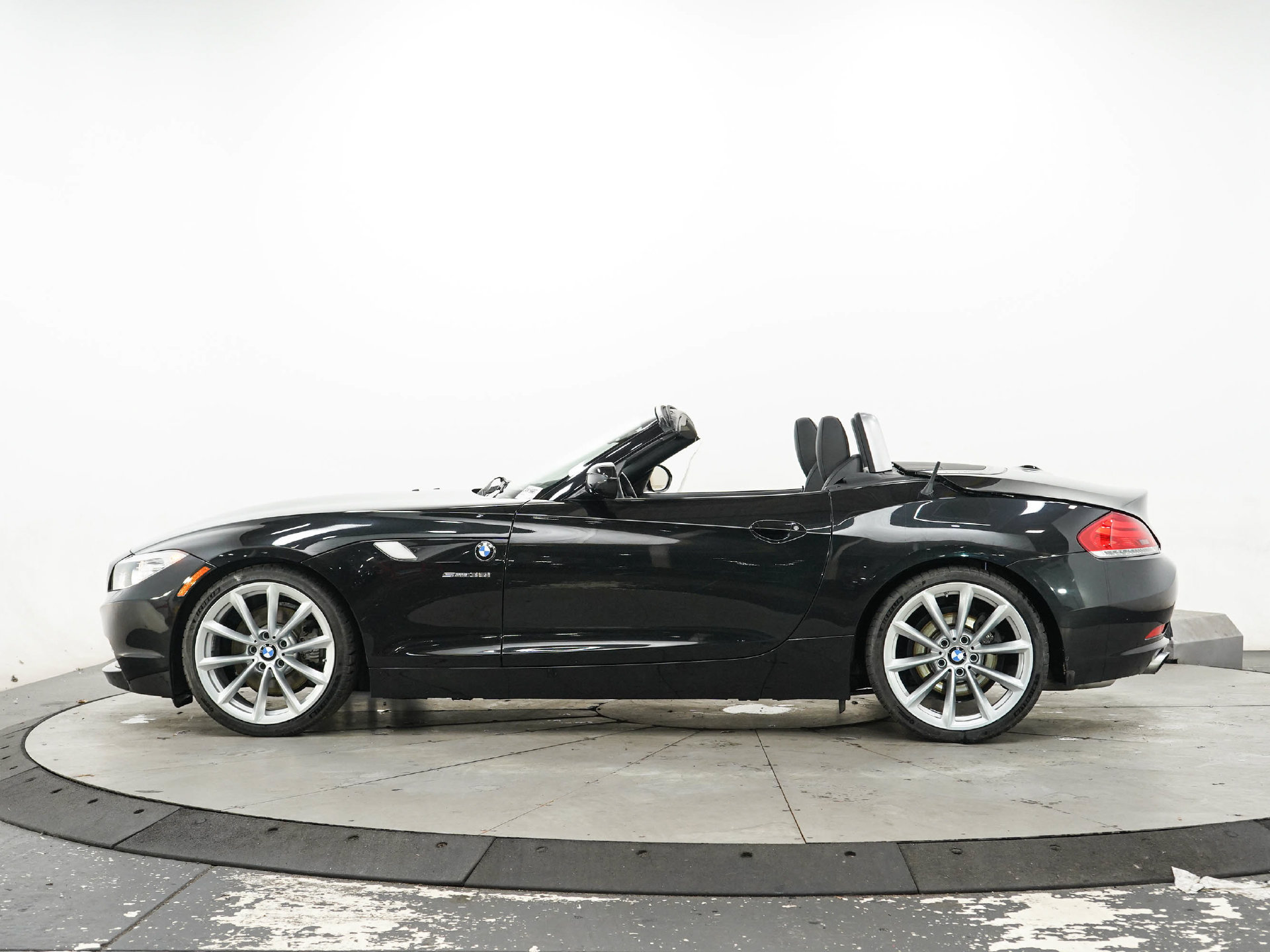 Used 2011 BMW Z4 sDrive35i RWD image 2