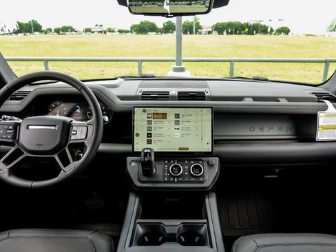 New 2026 Land Rover Defender 110 Trophy Edition AWD/4WD image 17