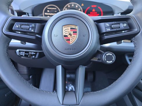 New 2026 Porsche Cayenne image 19