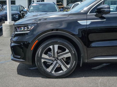 Certified 2023 Kia Sorento SX Prestige AWD/4WD image 9
