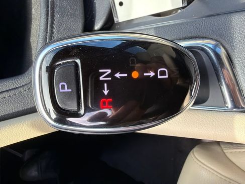 Used 2019 Cadillac XT5 FWD image 29