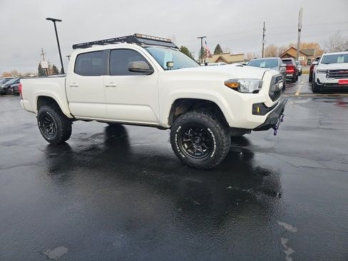 Used 2016 Toyota Tacoma TRD Sport image 59