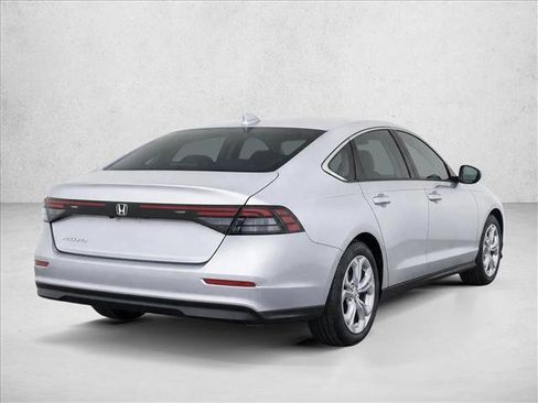 Used 2025 Honda Accord LX image 7
