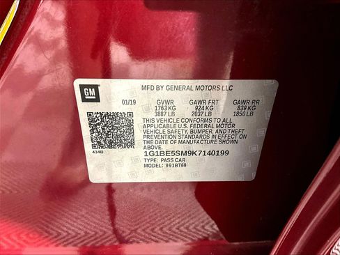 Used 2019 Chevrolet Cruze LT w/ Convenience Package FWD image 19