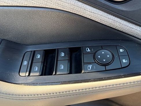 Certified 2022 Nissan Rogue SV image 12