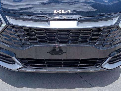 Certified 2025 Kia Sportage EX AWD/4WD image 9