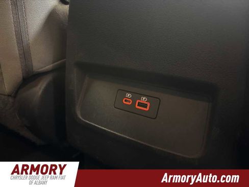 Used 2022 Nissan Frontier SV w/ Technology Package image 30