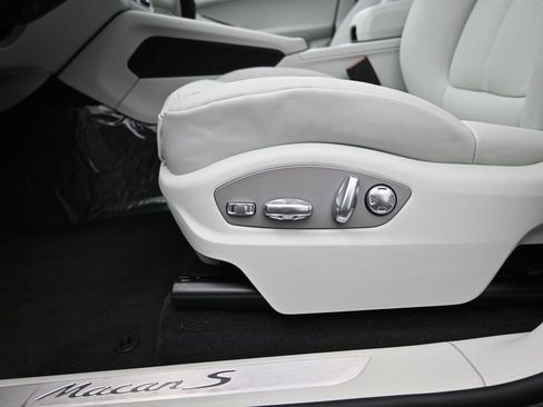 New 2025 Porsche Macan S image 12