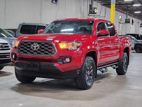 Used 2022 Toyota Tacoma SR5 RWD image 4