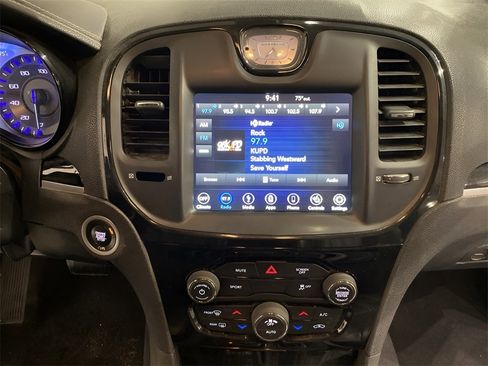Used 2019 Chrysler 300 S image 12