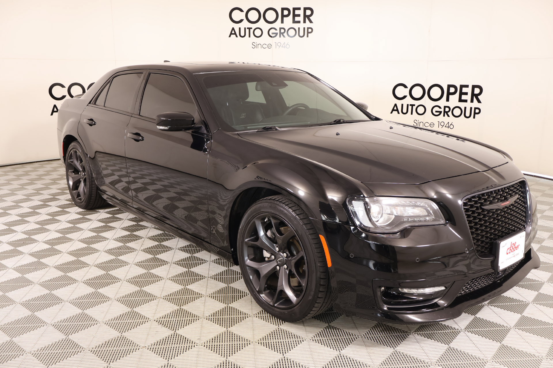 Used 2023 Chrysler 300 S w/ Comfort Group RWD image 1