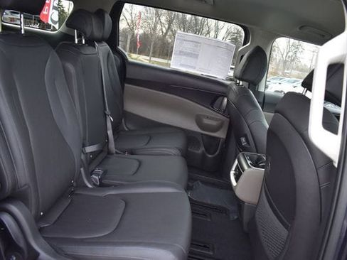 New 2026 Kia Carnival LXS image 14