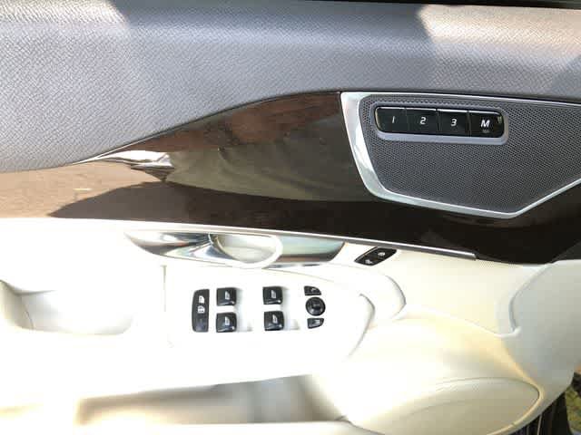 Used 2019 Volvo XC90 T5 Momentum w/ Protection Package Premier FWD image 32