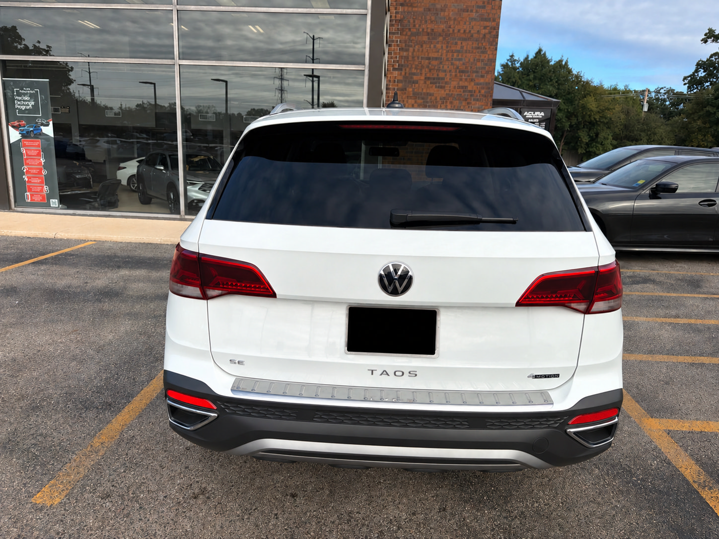 Used 2022 Volkswagen Taos SE AWD/4WD image 6