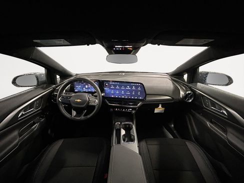 New 2026 Chevrolet Equinox EV LT image 13