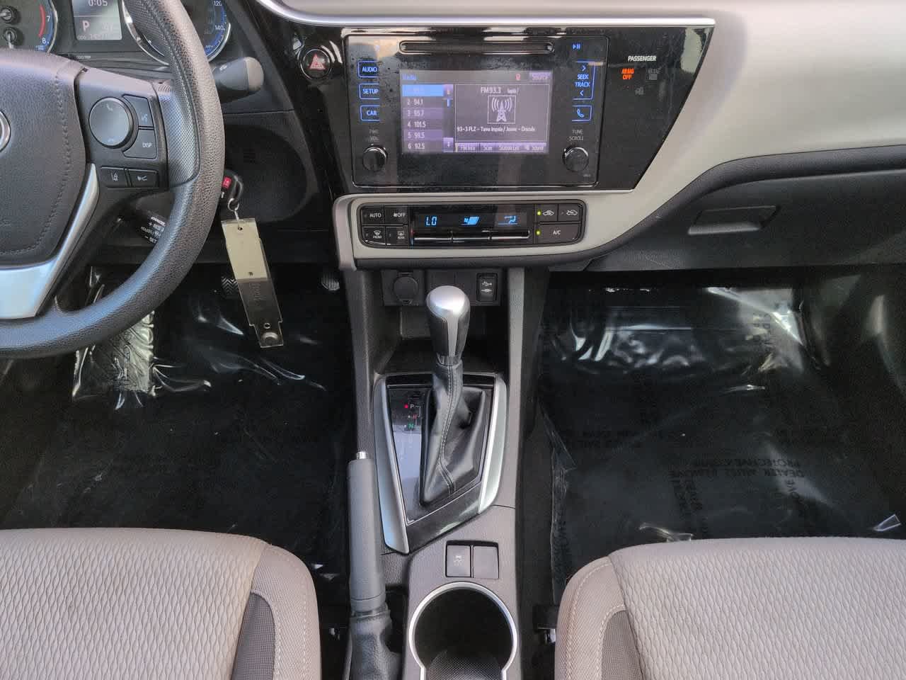 Used 2017 Toyota Corolla LE FWD image 18