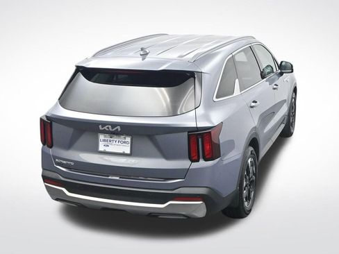 Used 2024 Kia Sorento S FWD image 29