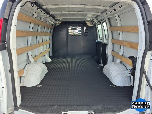 Used 2024 Chevrolet Express 2500 w/ Driver Convenience Package image 7