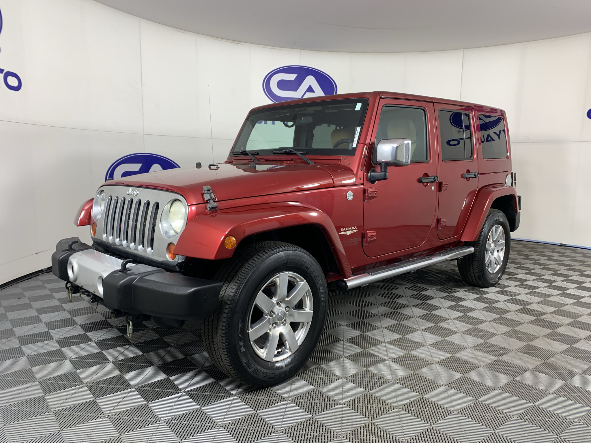 Used 2012 Jeep Wrangler Unlimited Sahara w/ Mopar Chrome Edition Group AWD/4WD image 7