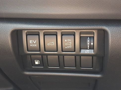 Certified 2025 Subaru Forester Premium AWD/4WD image 24