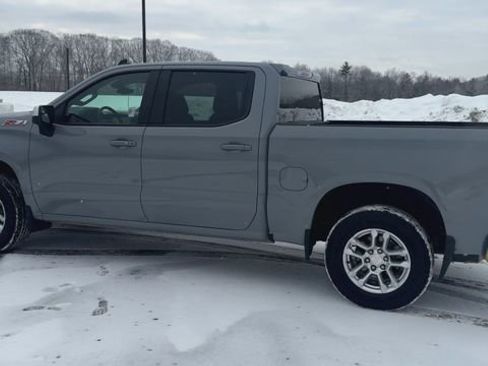 Used 2024 Chevrolet Silverado 1500 LT image 6