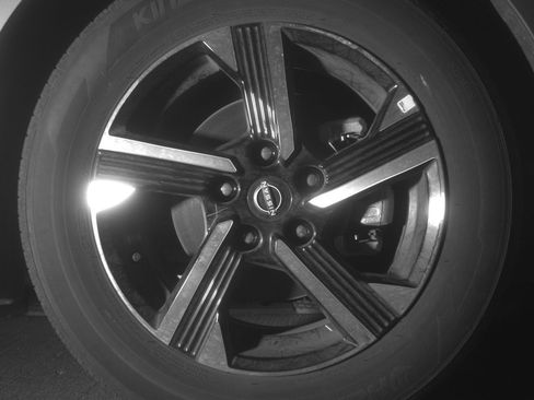 Used 2025 Nissan Sentra SV FWD image 13