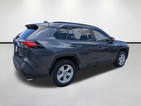 Used 2019 Toyota RAV4 XLE FWD image 4