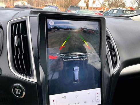 Used 2024 Ford Edge SEL image 17