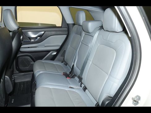 Used 2021 Lincoln Corsair AWD w/ Premium Package image 21