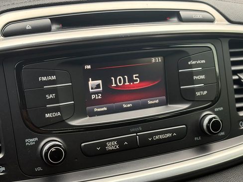 Used 2016 Kia Sorento EX image 15