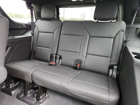 Used 2023 Chevrolet Tahoe Z71 w/ Luxury Package image 12