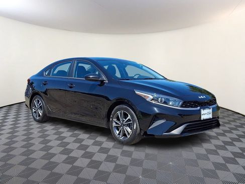 Certified 2023 Kia Forte LXS FWD image 1